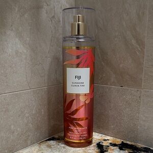 Bath & Body Works Fiji Sunshine Guava-tini Mist